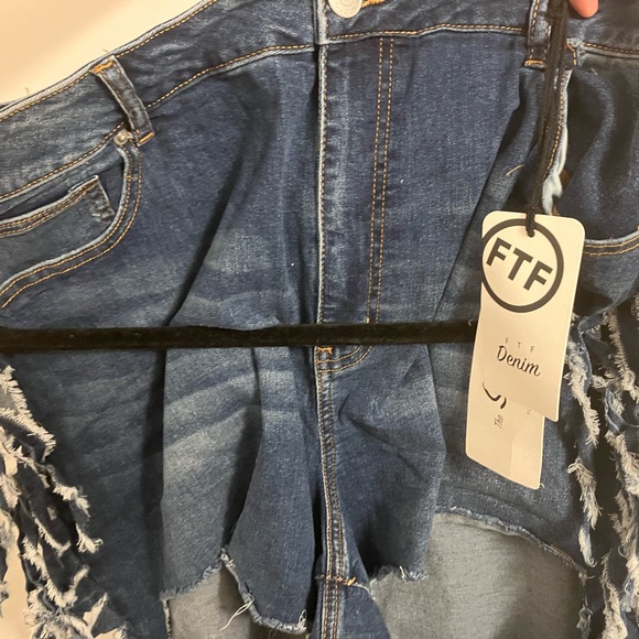 Blue Boyfriend Jeans with Distressed Chain Detail - Picture 3 of 7